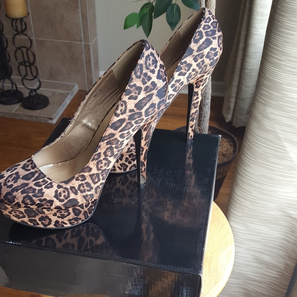 Pump heels