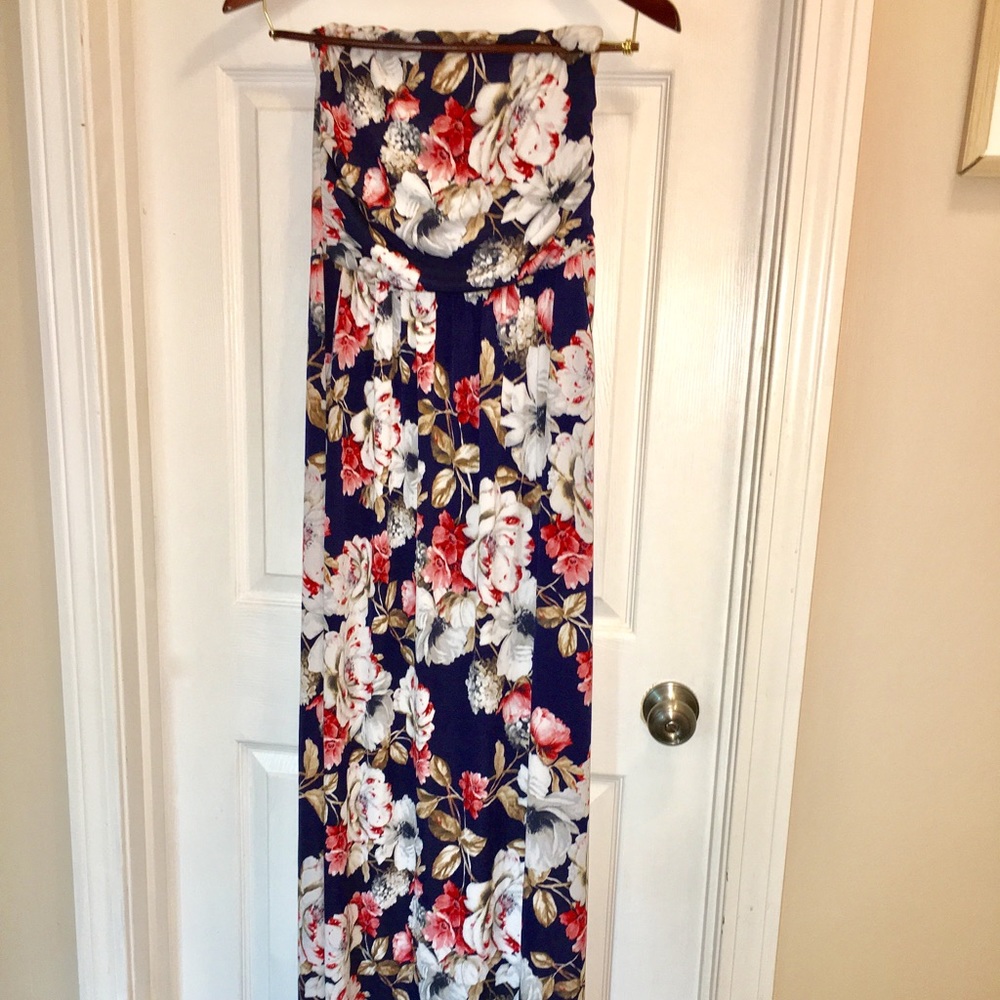 Vanilla Bay blue floral maxi dress with pockets