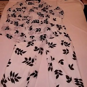 Pant suit by Monroe and main