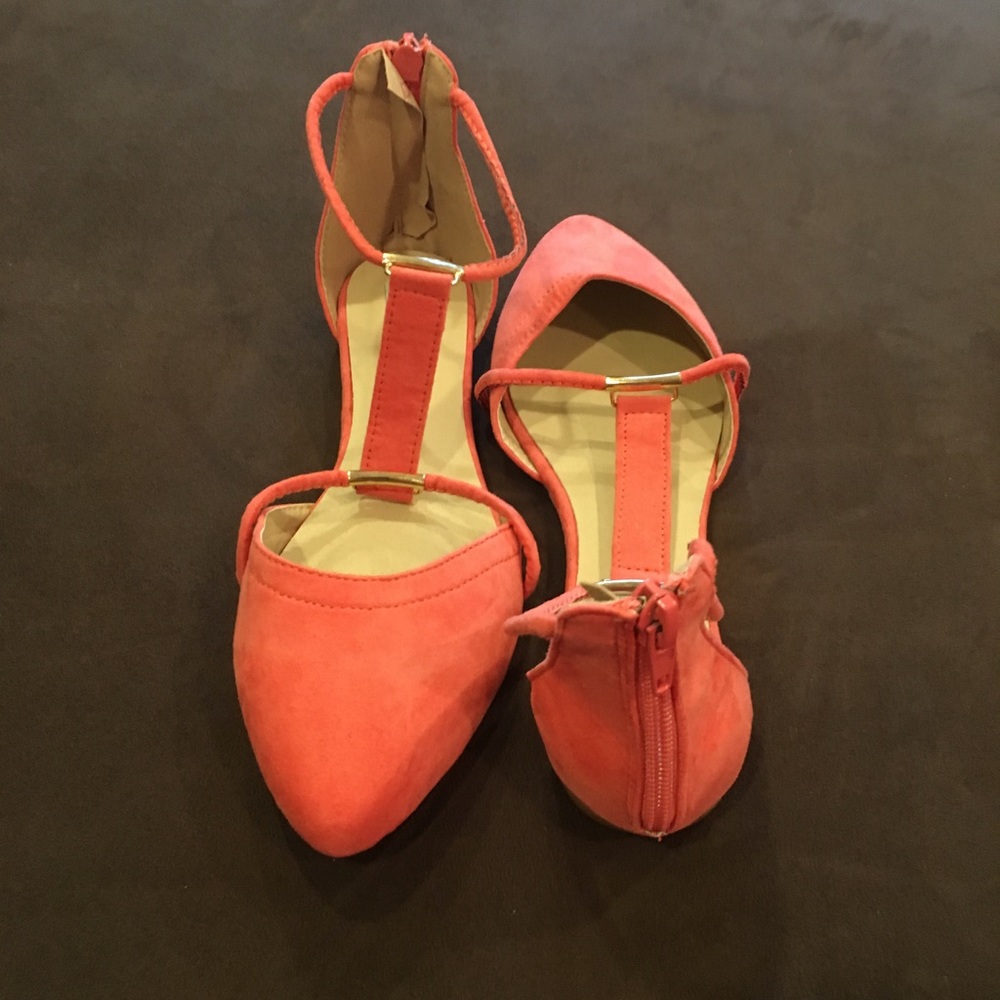 Brand new suede peach flats.