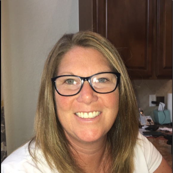 Meet your Posher, Christina - Picture 1 of 1