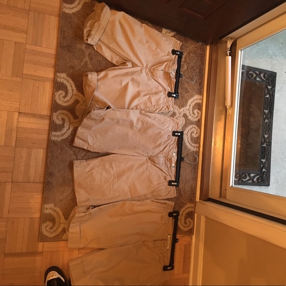 Women's Old Navy Khaki Shorts - Picture 3 of 3