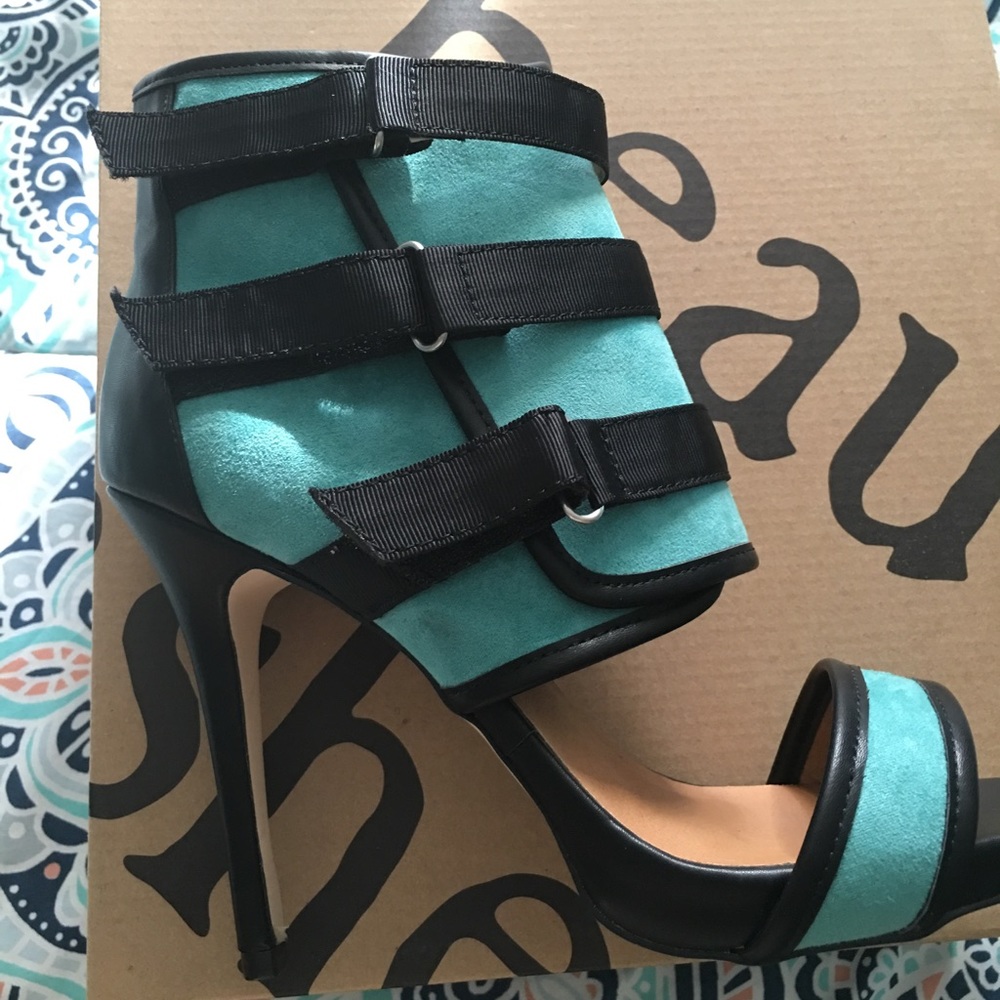 Heels size 8