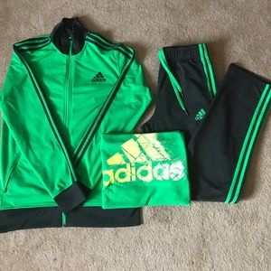 Men's Medium Adidas Complete Sweatsuit