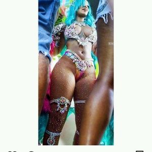 Meet your Posher, Dennis