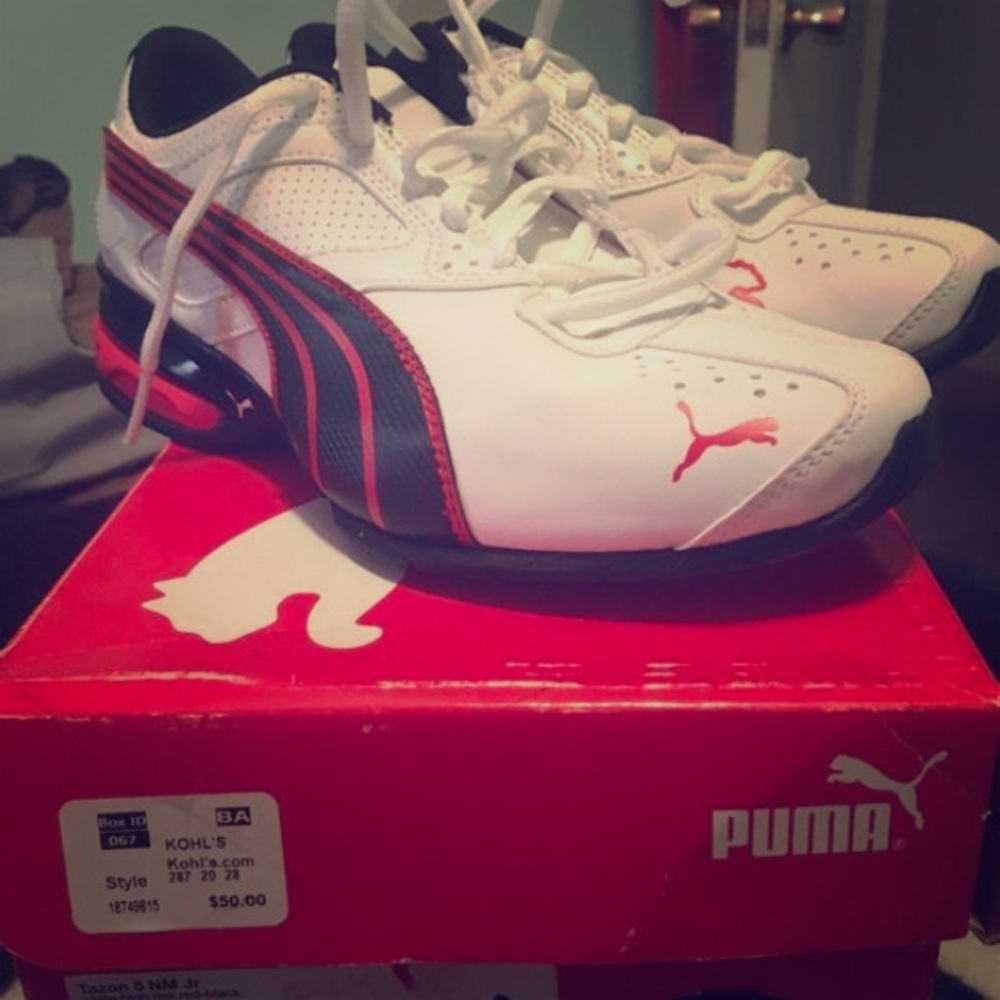 FLASH SALE ❗️Brand new Boy Pumas 😎