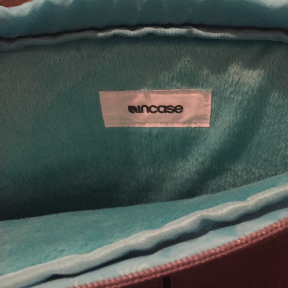 13' Incase Laptop Case/Travel Bag - Picture 2 of 2