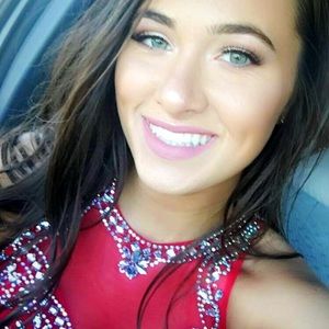 Meet your Posher, Carly