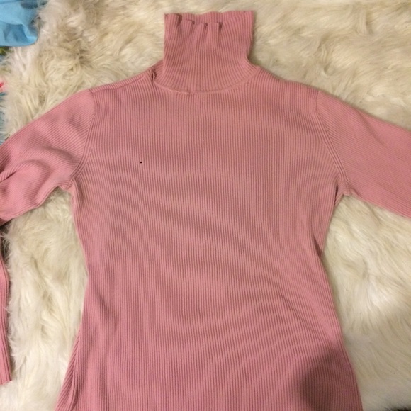 Pink Turtle Neck - Picture 1 of 2
