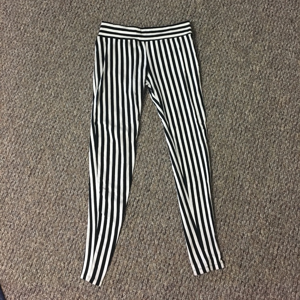 Stripped leggings!