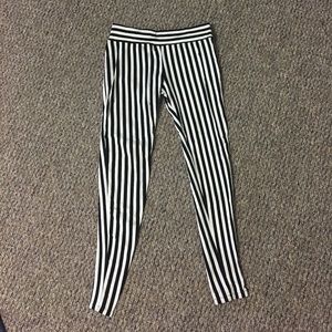 Stripped leggings!