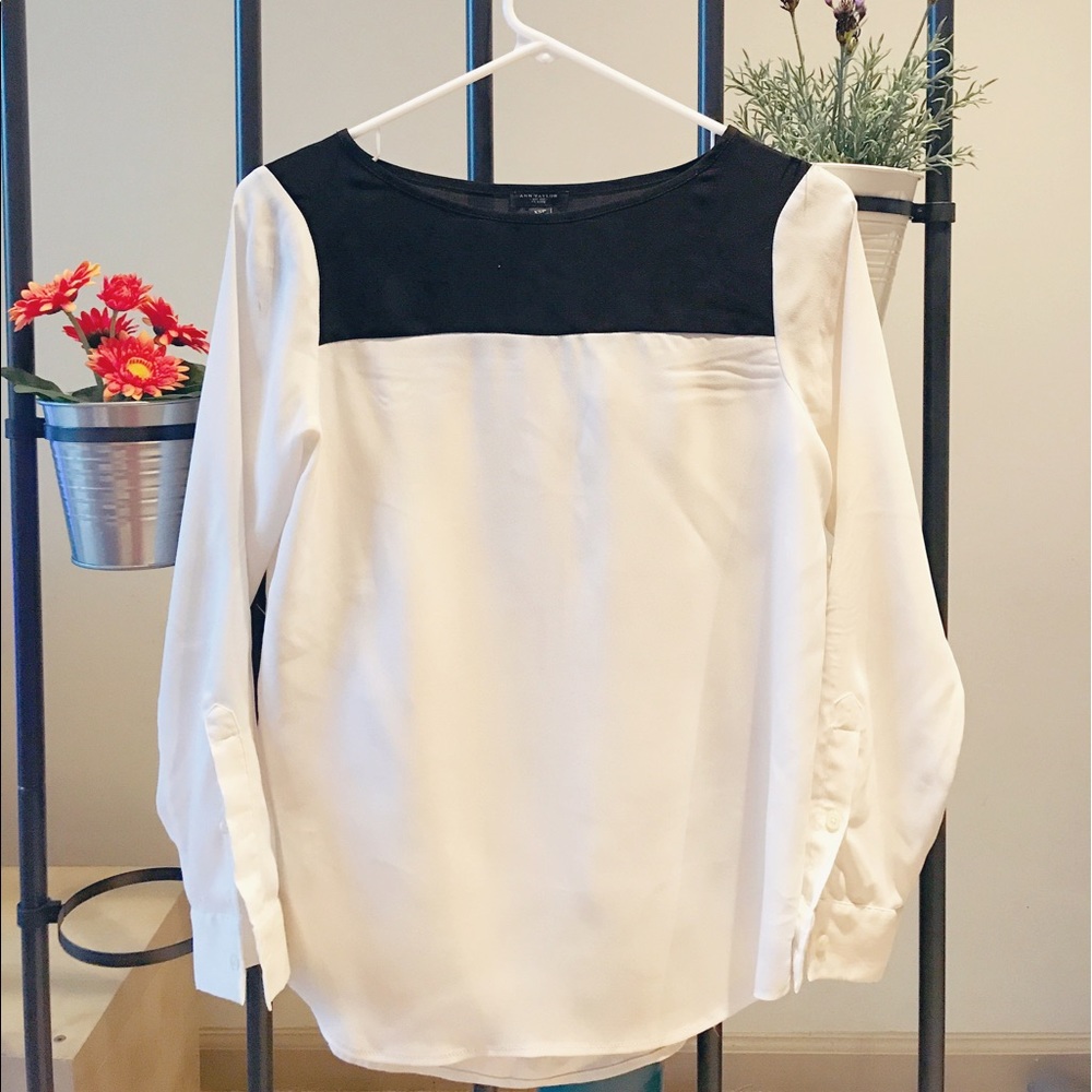 Anne Taylor Petite Black and White Blouse