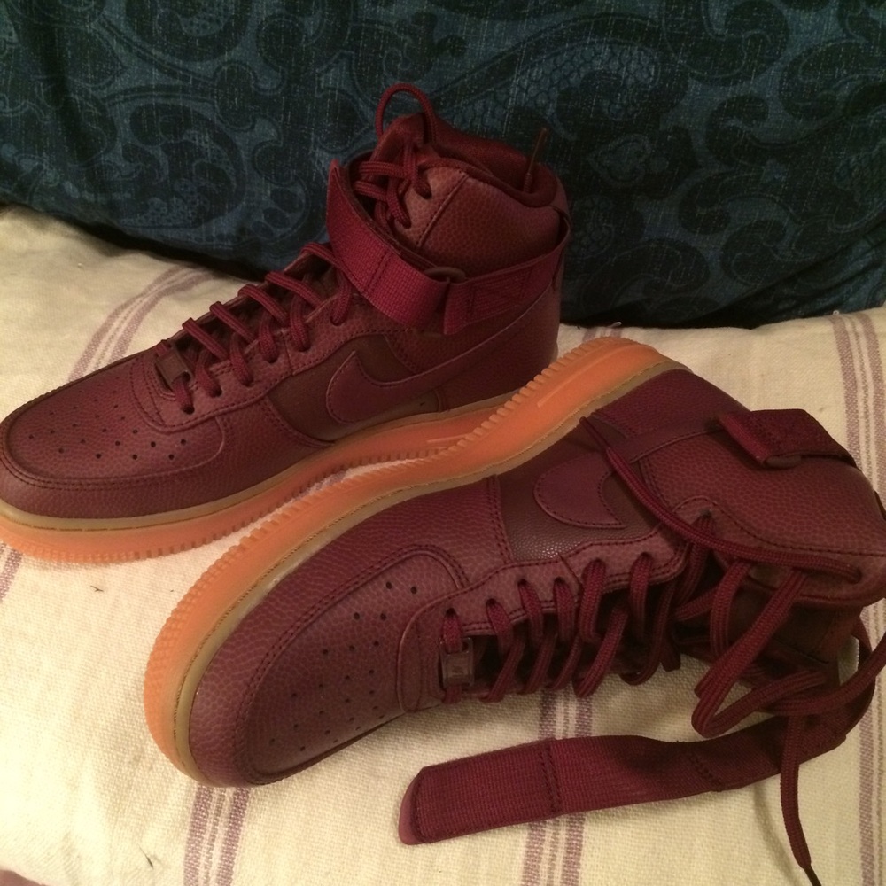 💐NWOT BURGUNDY LEATHER  NIKE AIR FORCE 1  W 8M