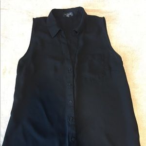 Sleeveless Button-down Blouse