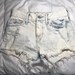High waisted Light wash ripped denim shorts