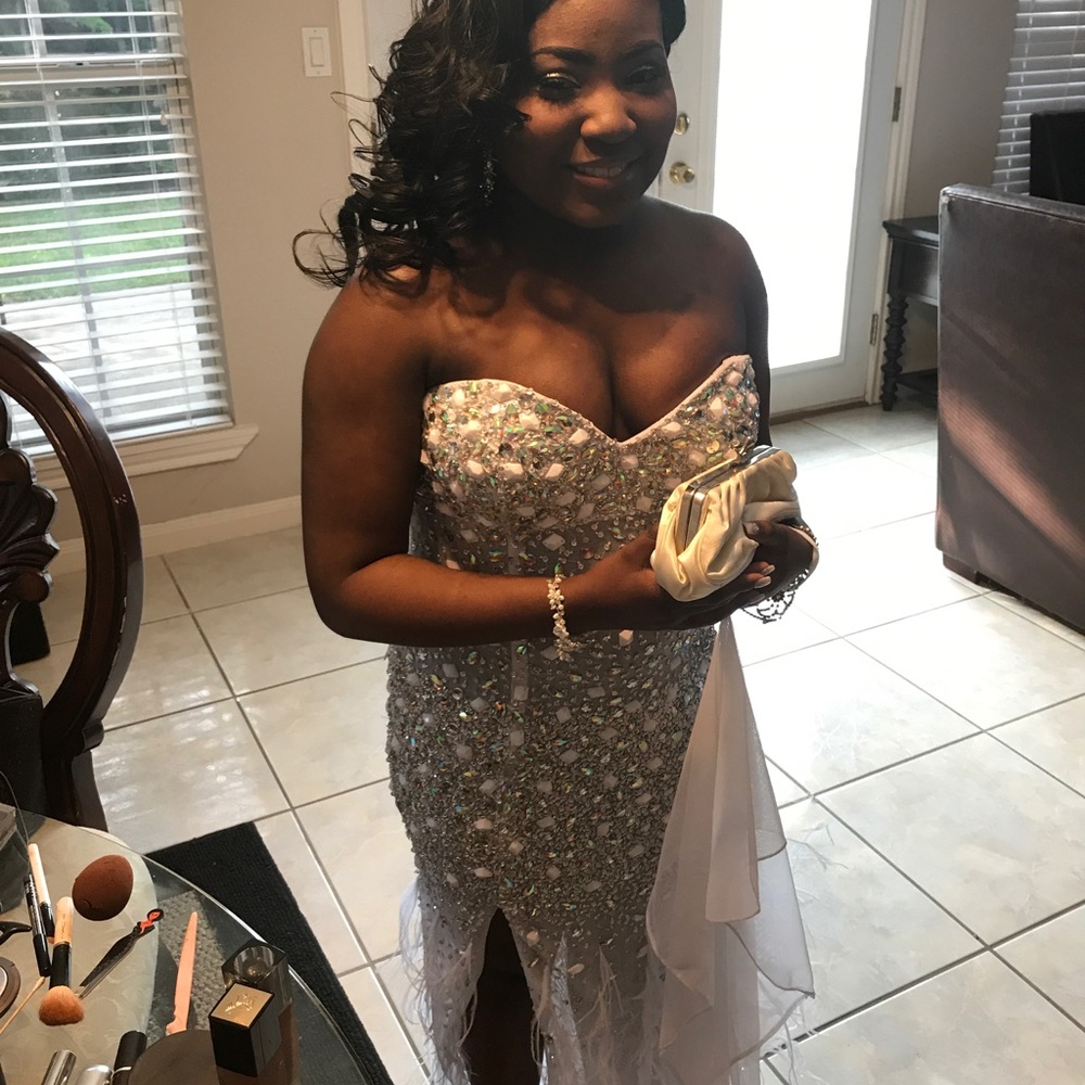 I'm selling my old prom dress.
