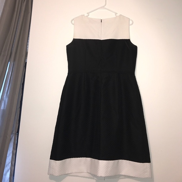 Textured Tahari black and white  color block dress - Picture 2 of 4