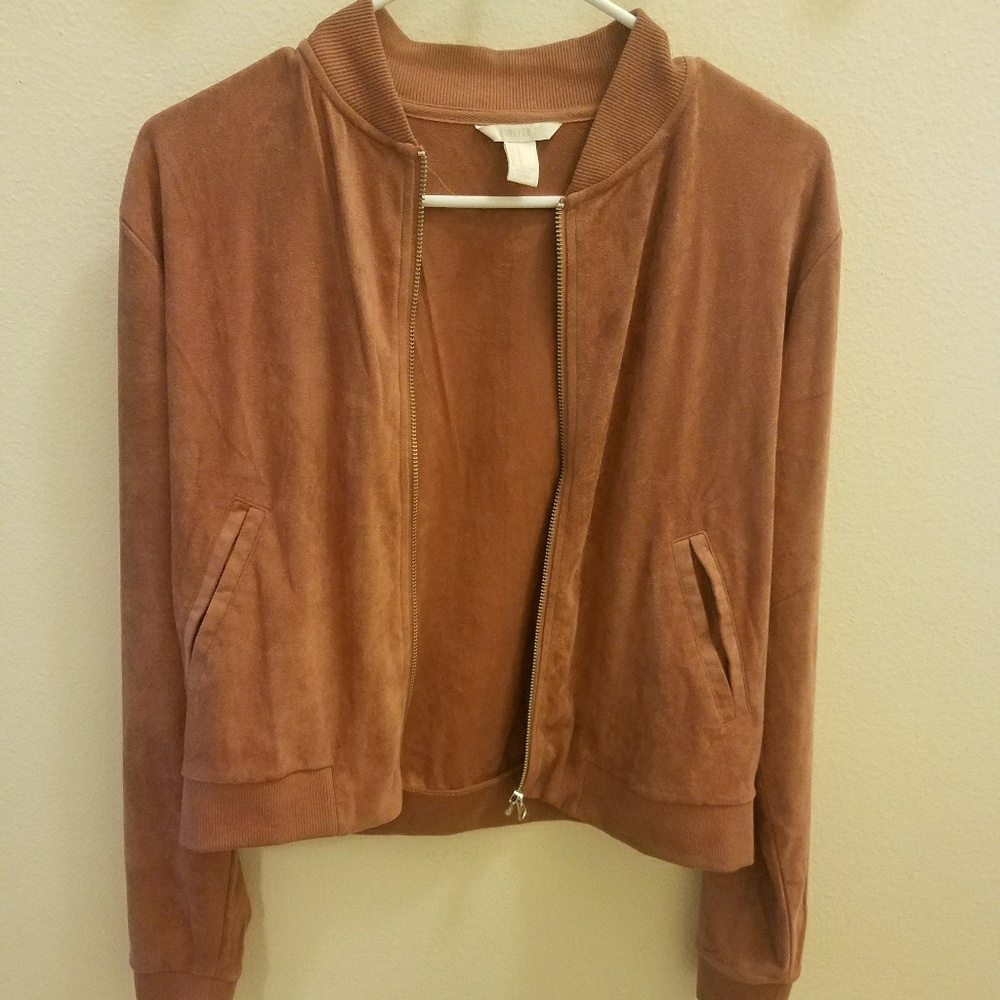 NWOT forever 21!! Pink bomber. Never worn 😊