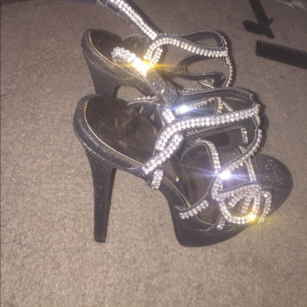 Heels - Picture 2 of 2