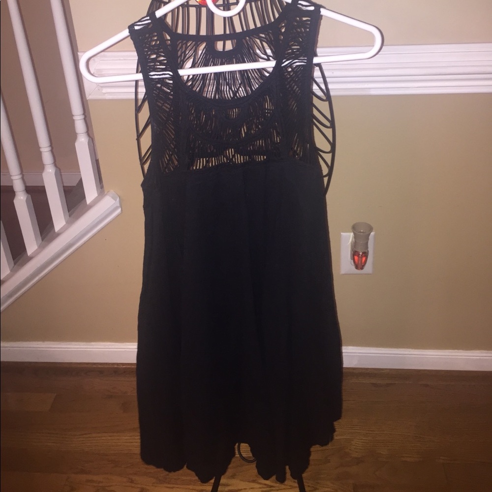 Black dress lace neckline