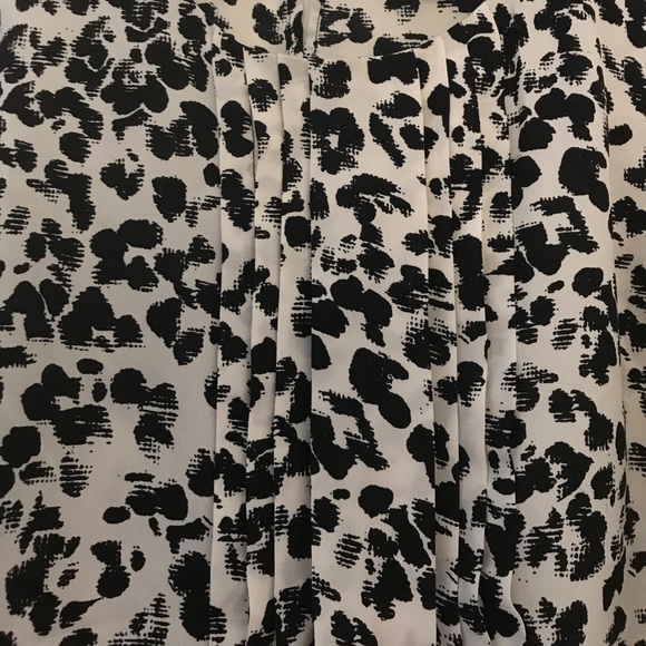 Black and white sleeveless print top - Picture 2 of 3