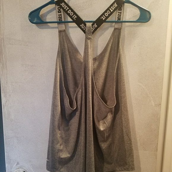 Tops - Nike tank