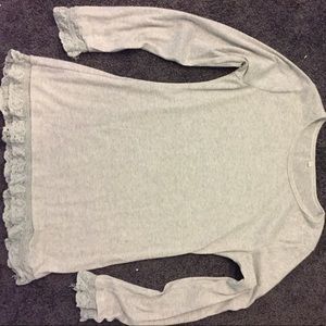 Long ruffle sleeve shirt