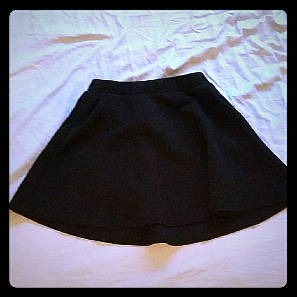 Black circle skirt 💓