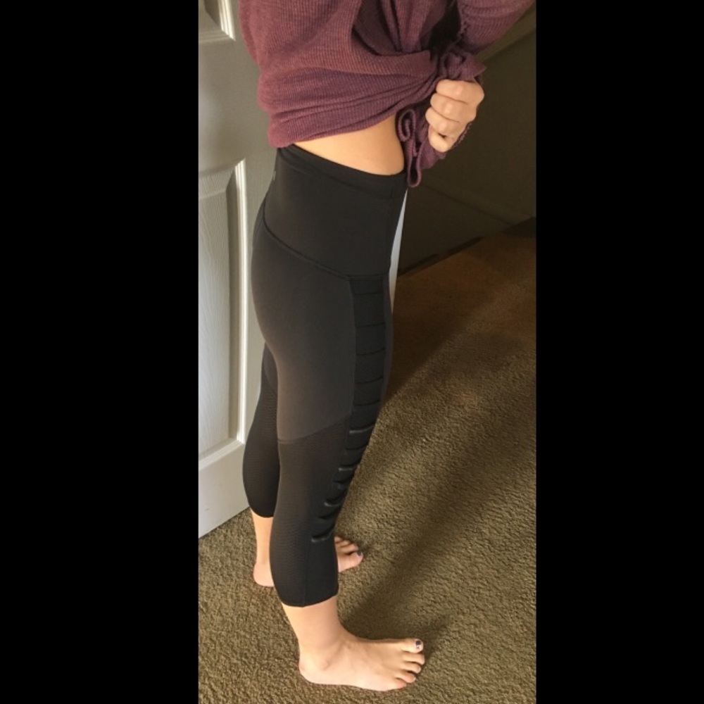 Lululemon crop size 4