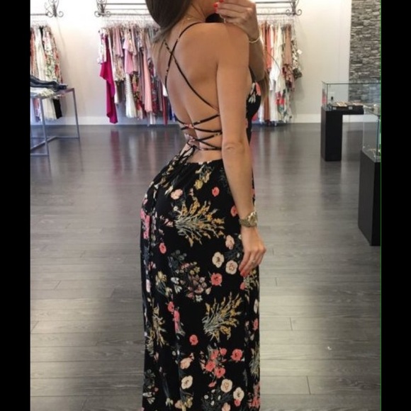 ❤️SALE❤️ Black floral maxi dress - Picture 2 of 4