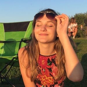 Meet your Posher, Bailey