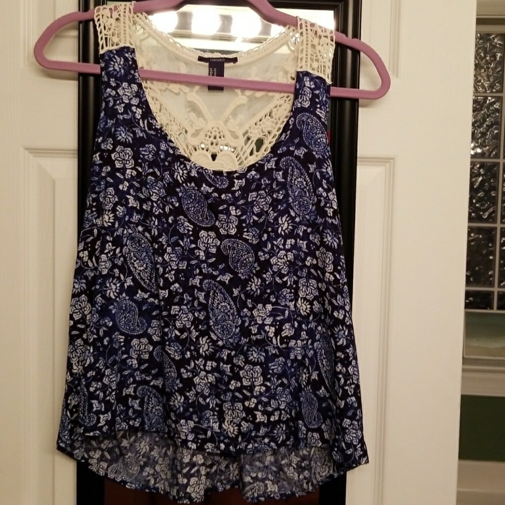 Flowy tank