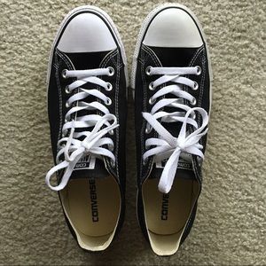 Black Converse LIKE NEW!