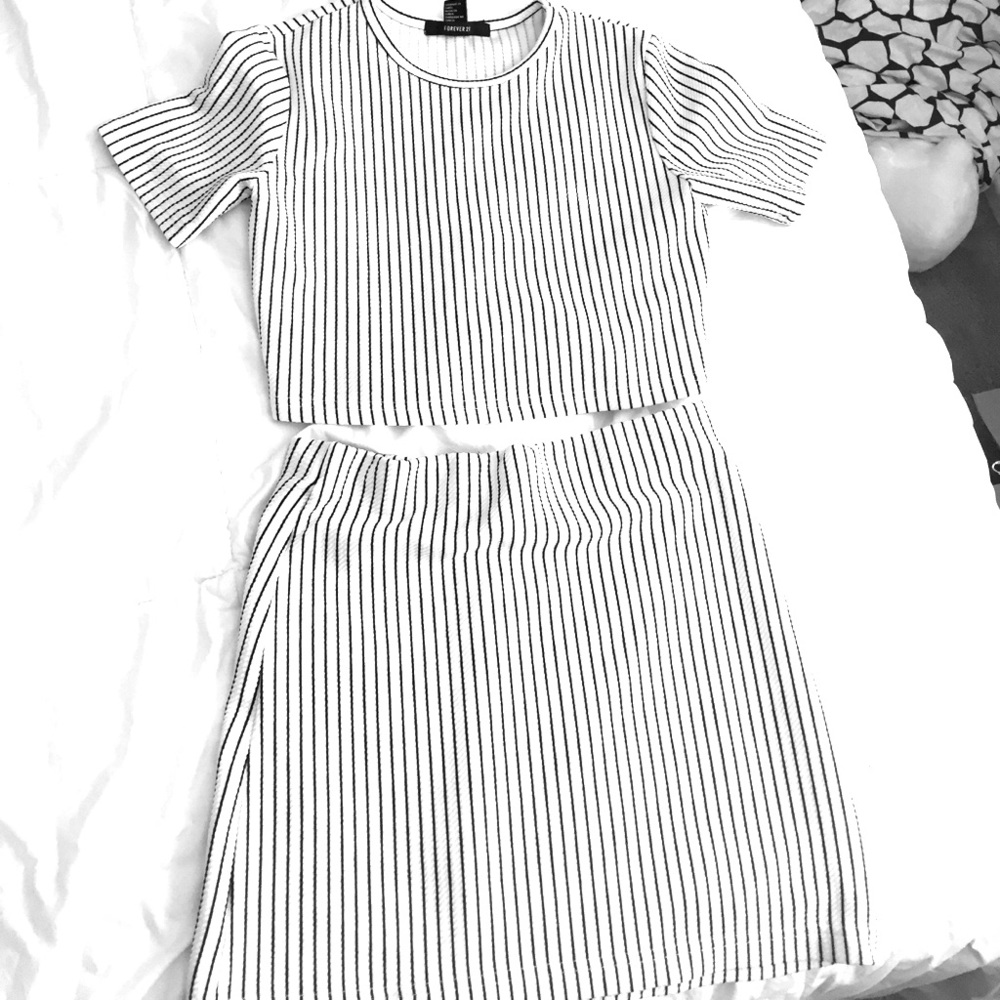 🔥FLASH SALE: two piece crop top & mini skirt