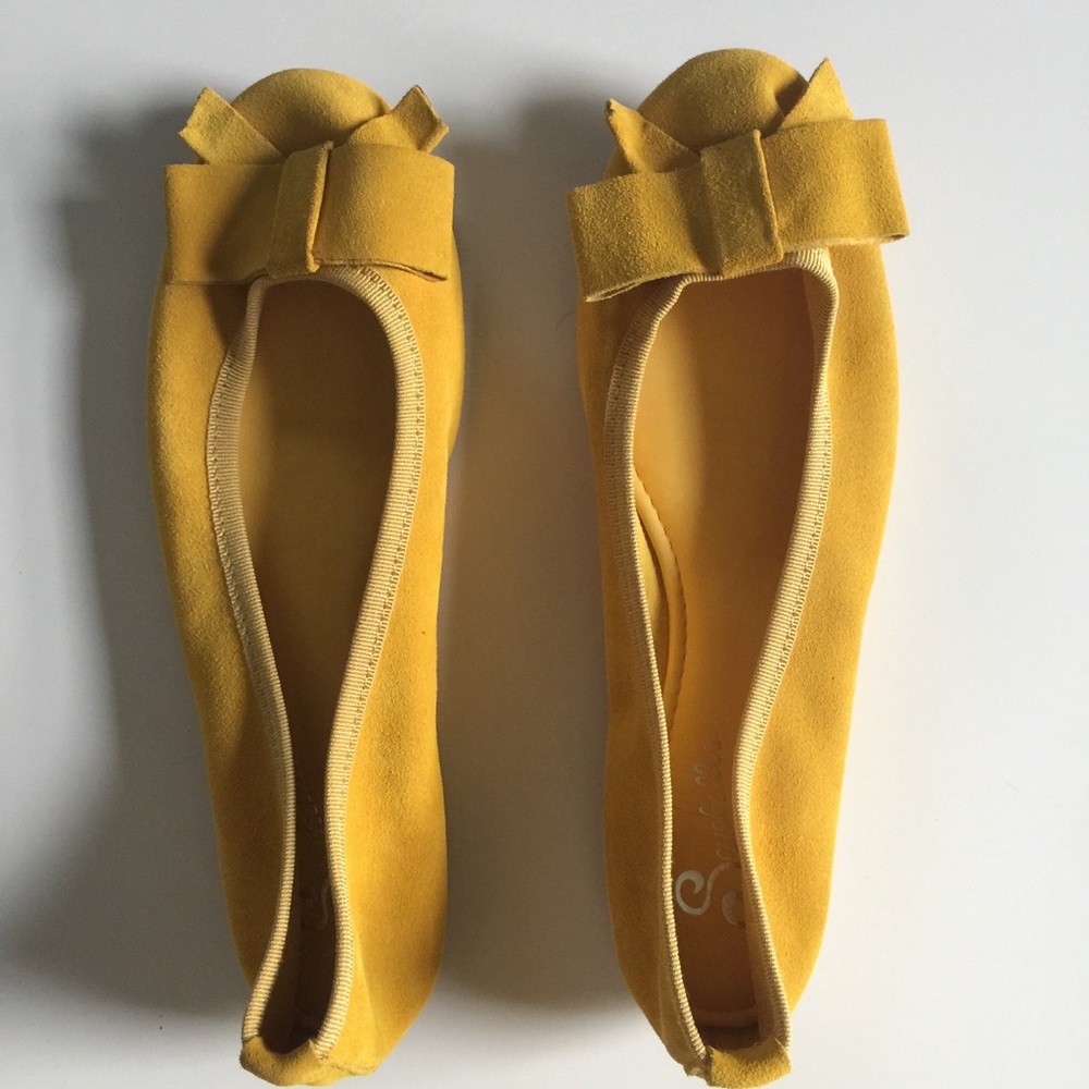 Seychelles Bonsai Flats in Yellow *Never Worn*