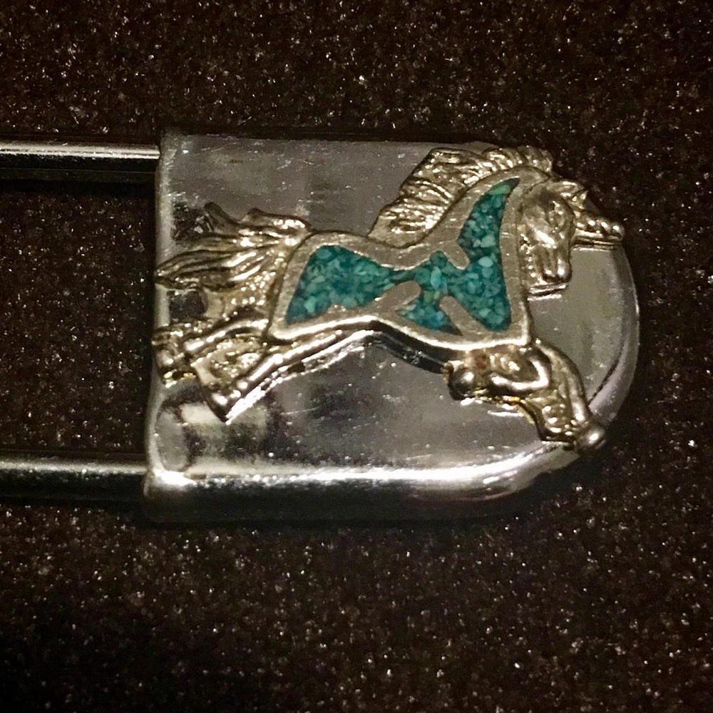 Vintage blanket safety pin with unicorn