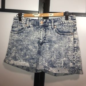 High wasted faded jean shorts