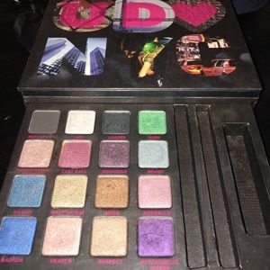 Urban decay book of shadow II