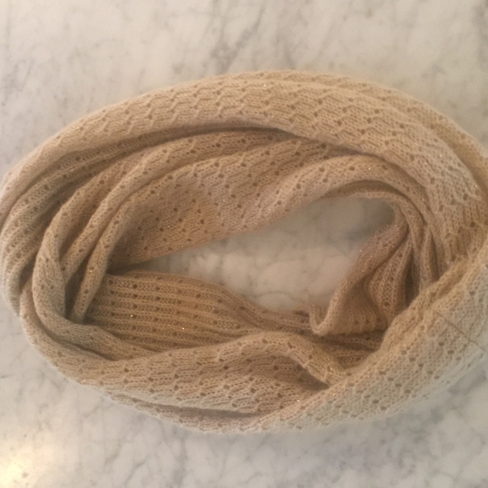 Gold knit scarf