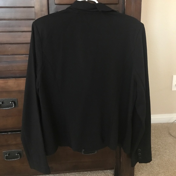 Cabi Absolute Blazer - Picture 2 of 6