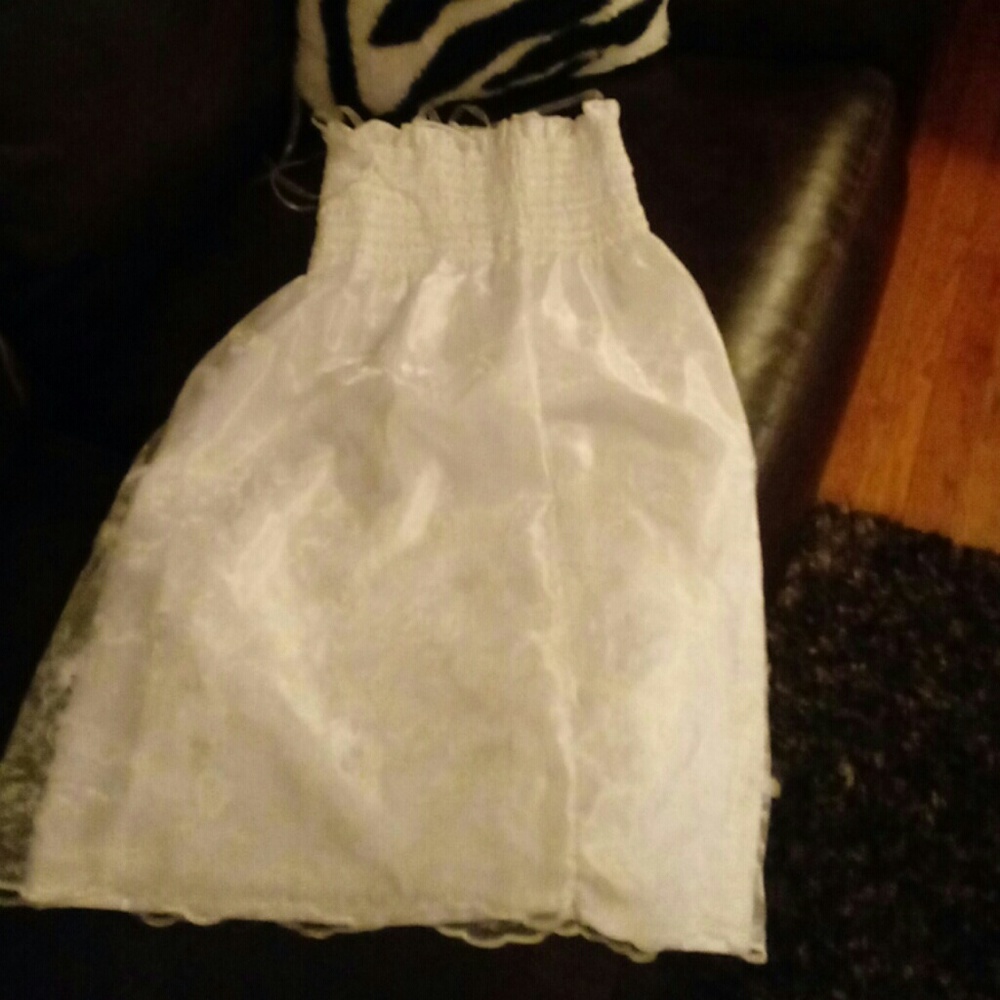 Dress - Picture 2 of 4
