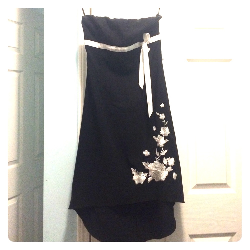 Strapless dress