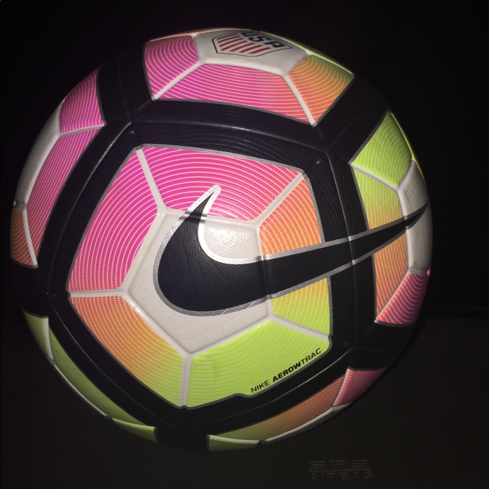 Nike Ordem 4 USA match ball