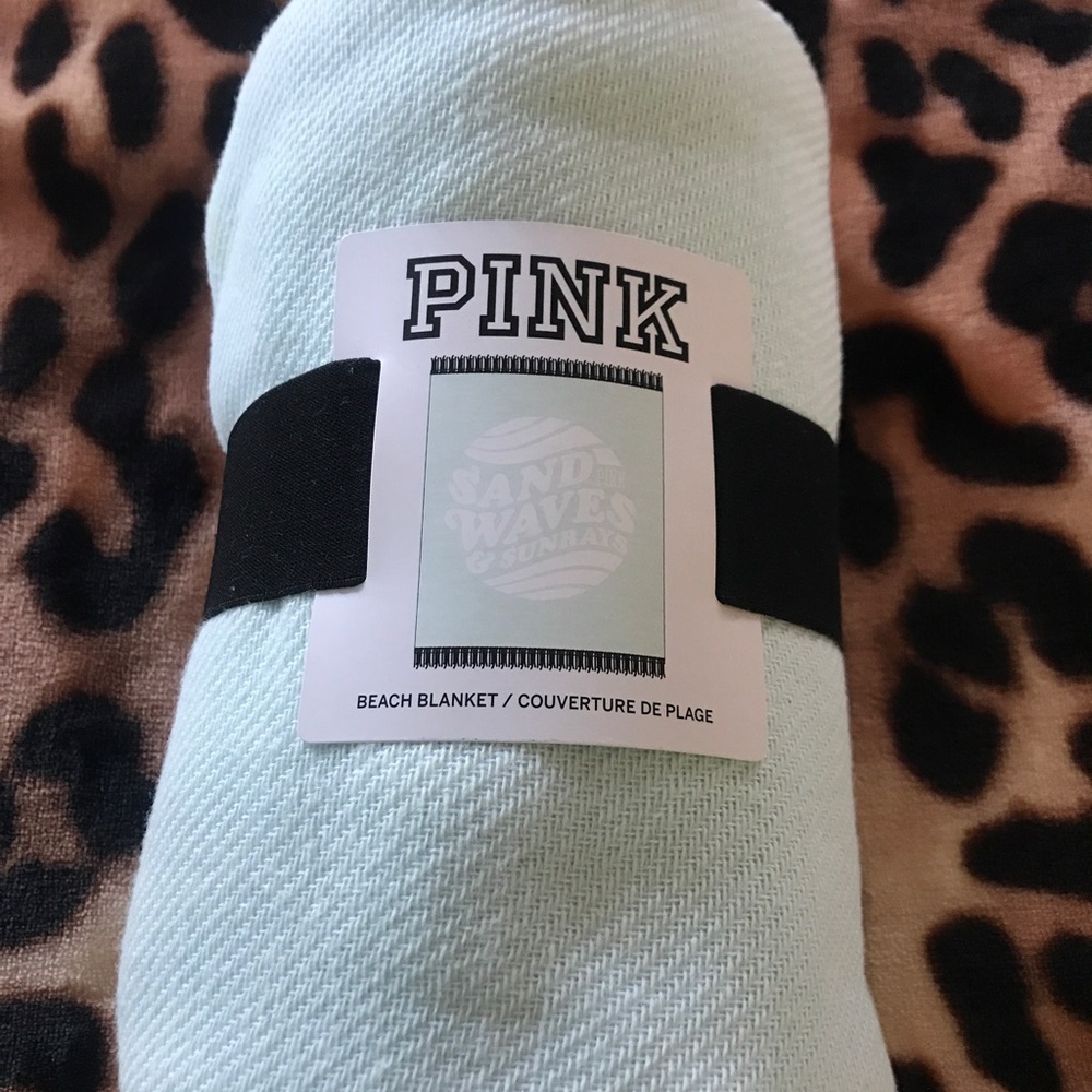 Vs PINK beach blanket