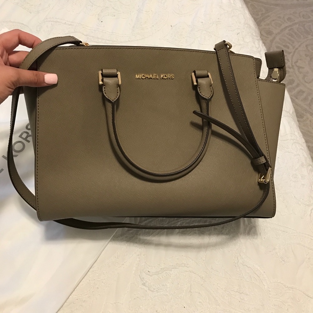 Michael Kors Purse - Picture 2 of 5