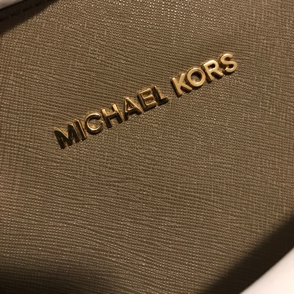 Michael Kors Purse - Picture 5 of 5