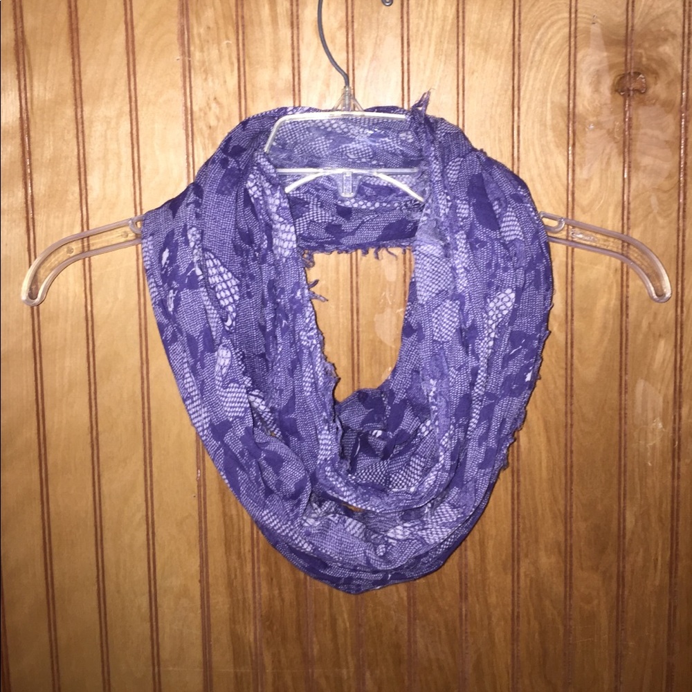 AEO Blue and White Infinity Scarf
