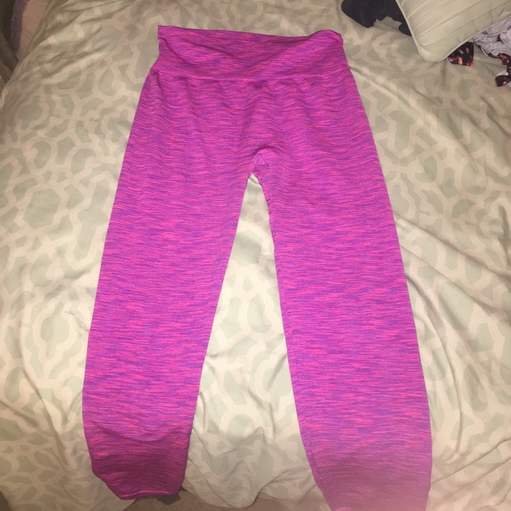 PINK YOGA LEGGINGS
