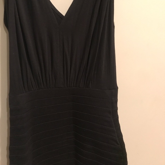 Black dress. Never worn! - Picture 2 of 3
