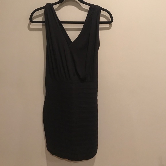 Black dress. Never worn! - Picture 3 of 3